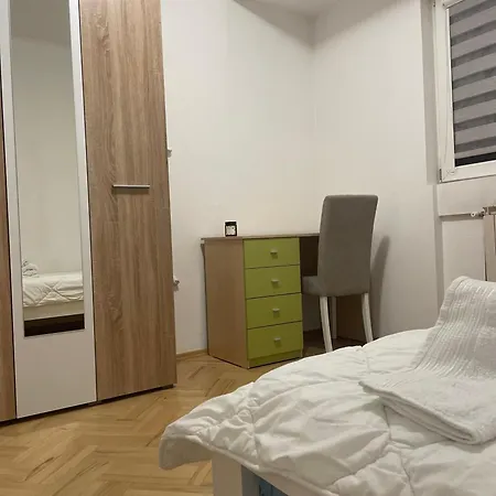 S&m Apartment *